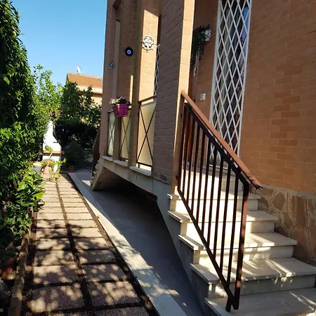 In Villino A 3 Minuti Dalla Metro Appartamento