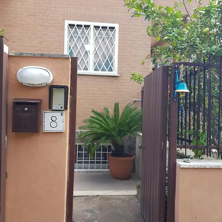 Apartment In Villino Rome